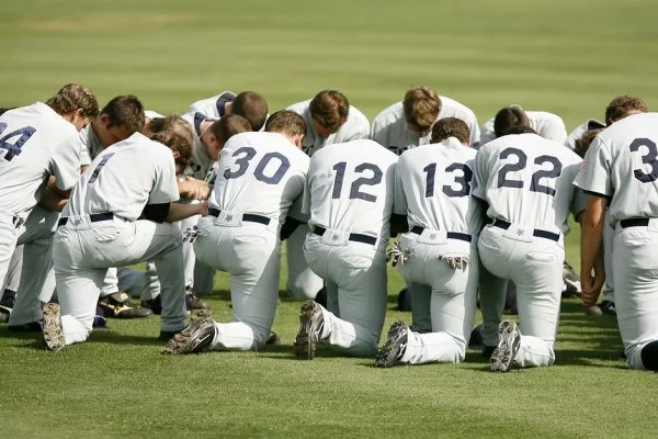 baseball team huddle